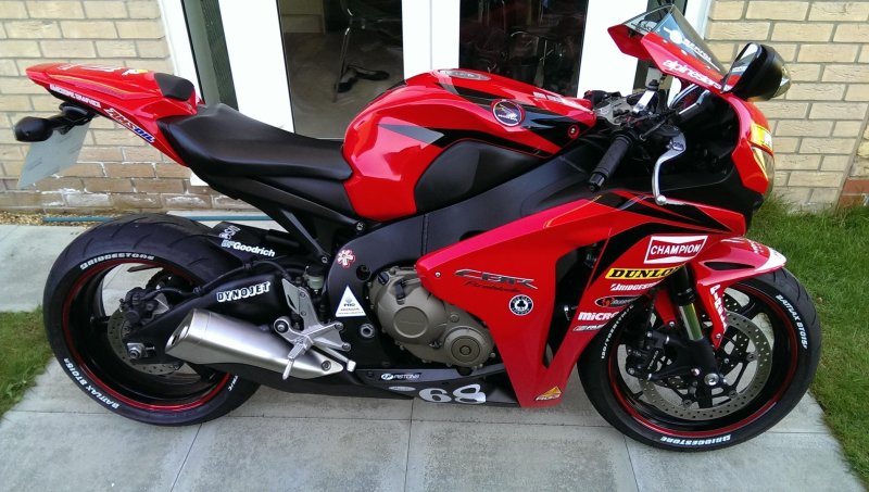 Fireblade 1000rr красный