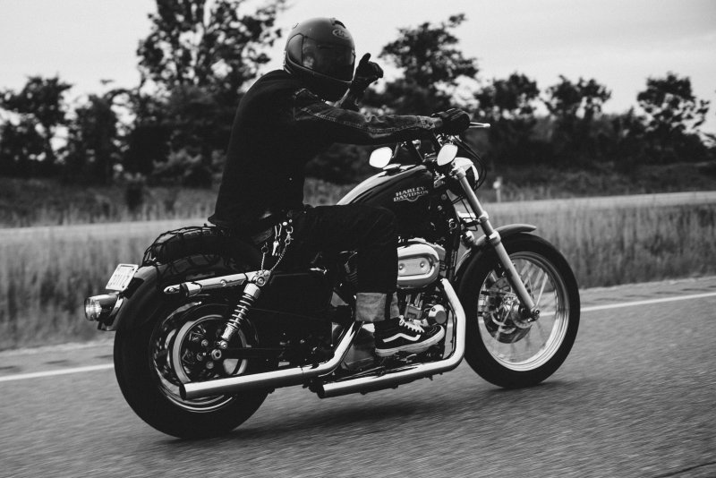 Харлей Дэвидсон черный