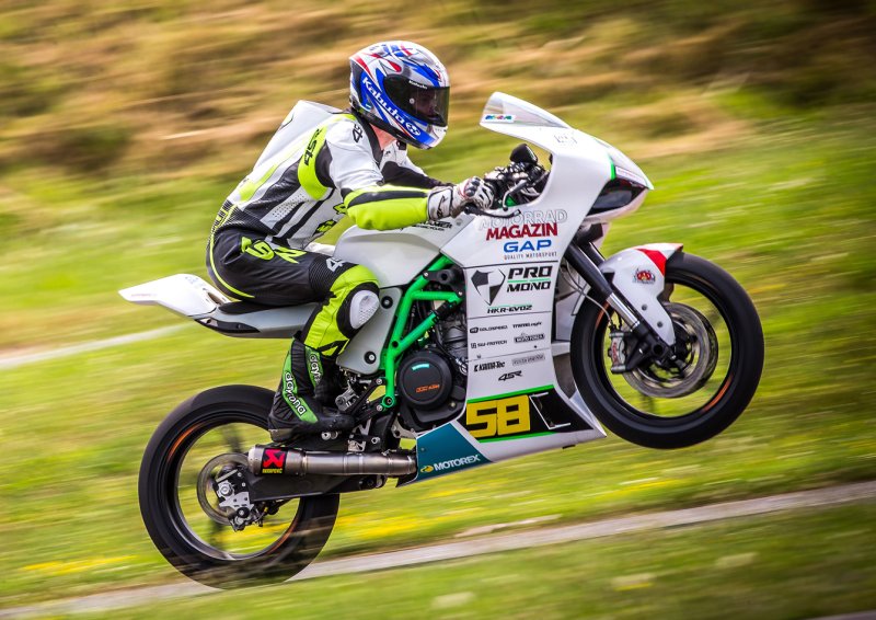 Спортивный мотоцикл