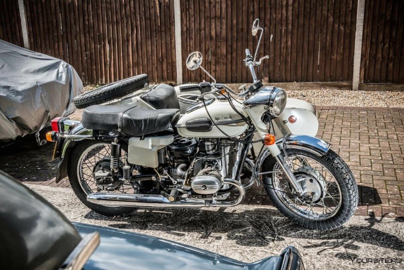Урал Соло 650