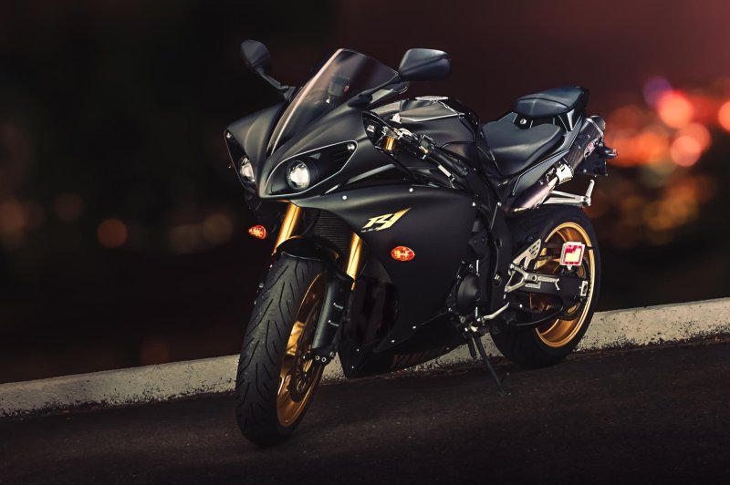 Yamaha YZF-r1 черный