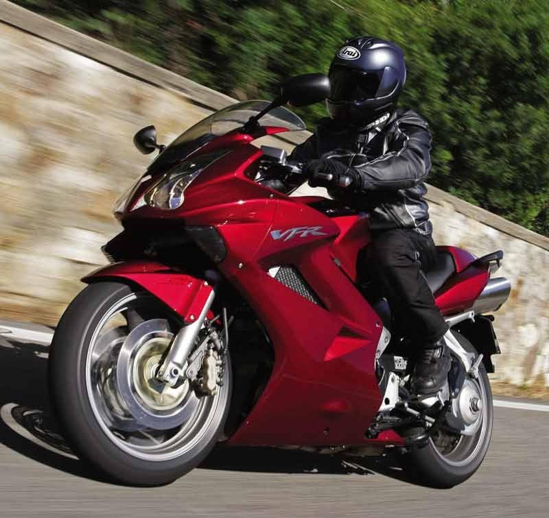Honda спортбайк 800