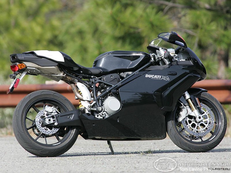 Спортбайк Ducati 749