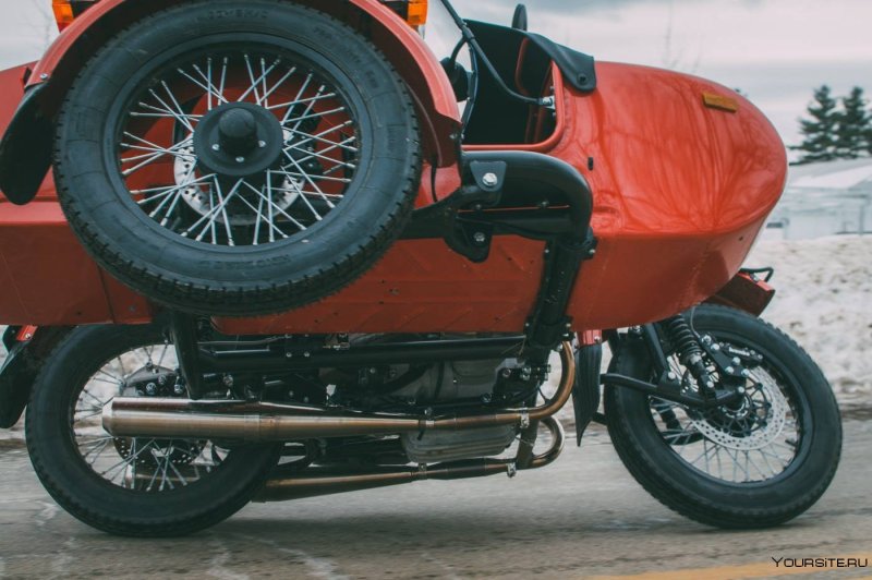 Грузовой боковой прицеп Урал