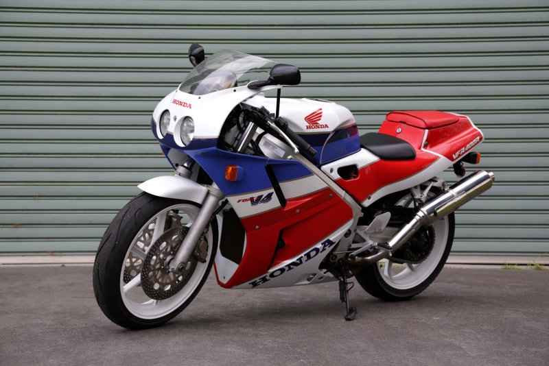 Honda VFR 400 NS 30