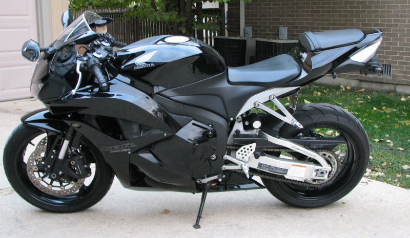 Хонда СБР 600cc черный