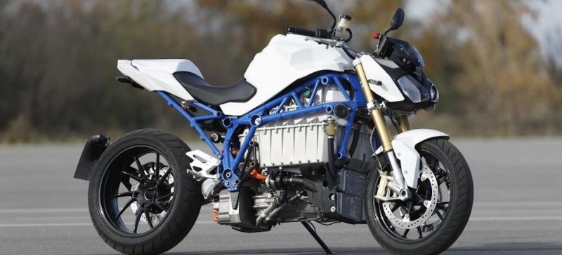 BMW RR 1000 электромотоцикл