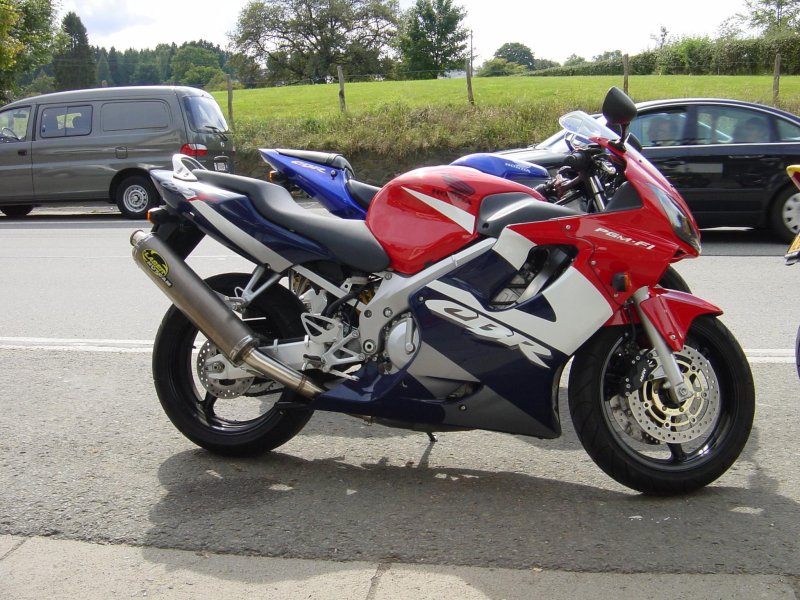 Мотоцикл Хонда СБР 600 ф4 ай