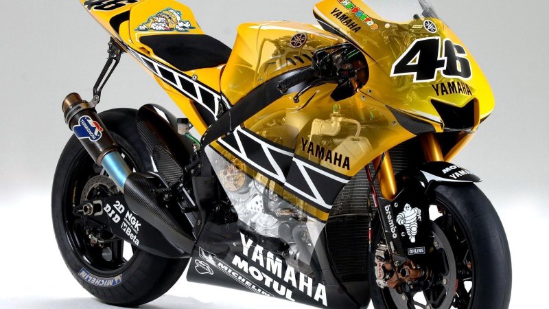 Yamaha m1 2012