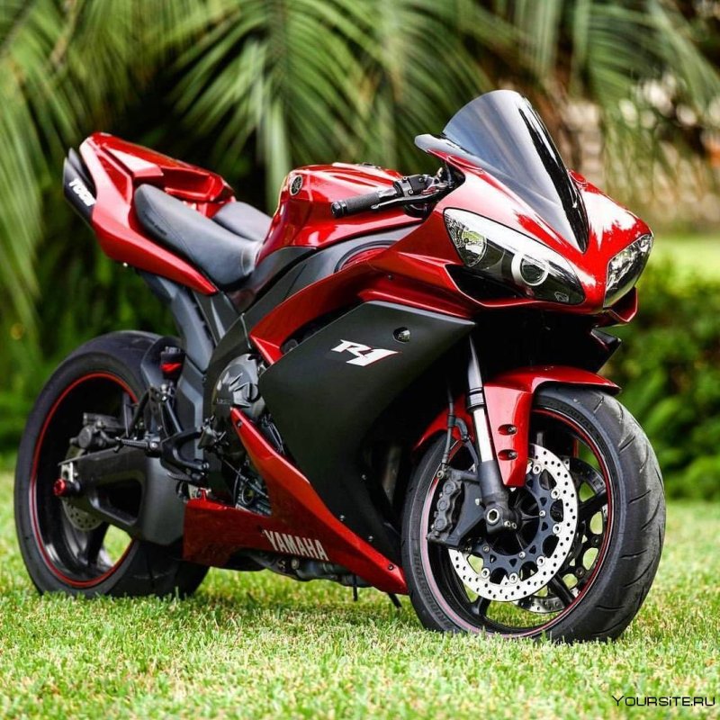 Ямаха р1 красная