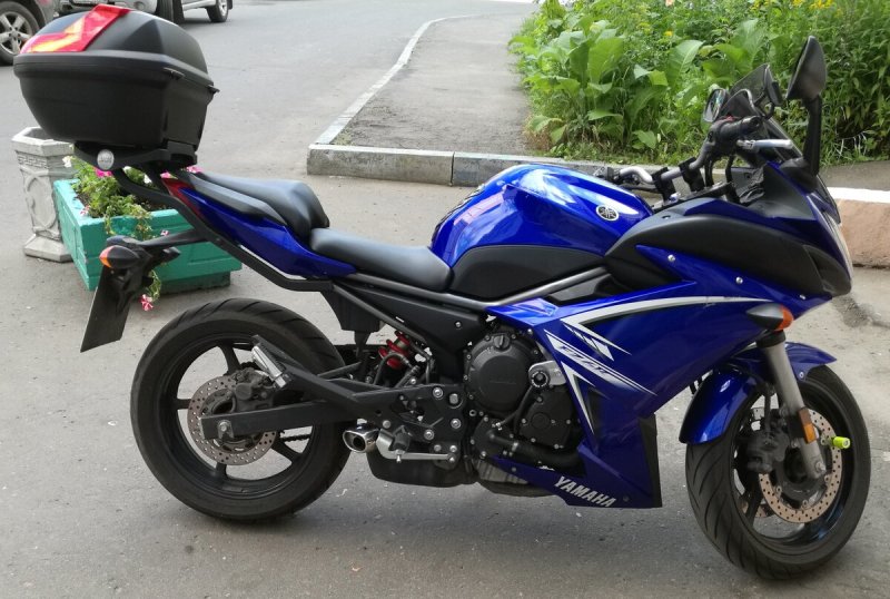 Yamaha xj6 2009