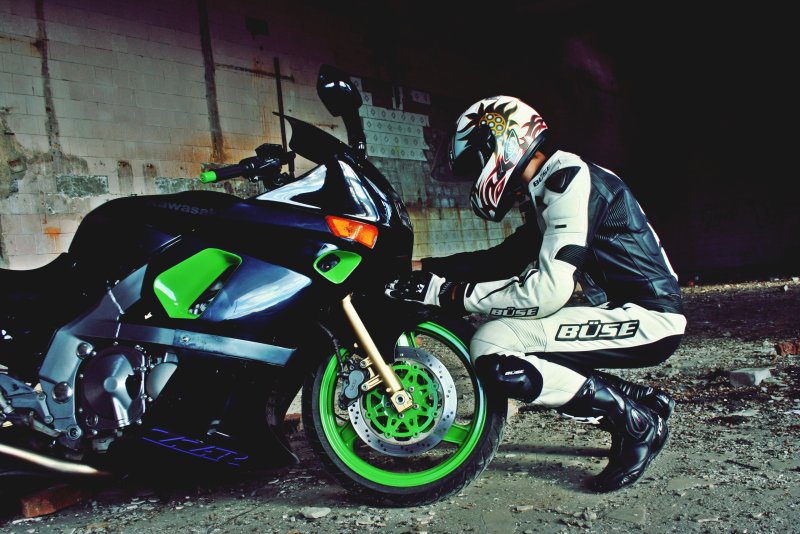 Байк с пацаном