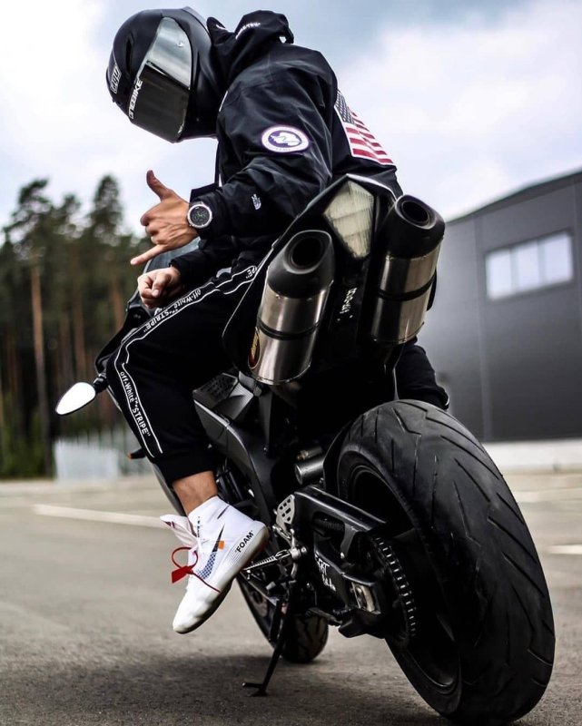 Шлем черный Влад 1000rr