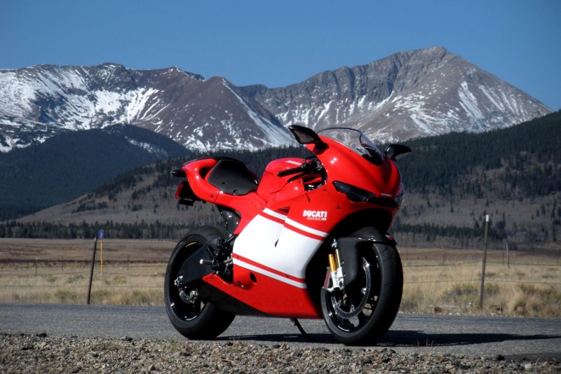 Мотоцикл Ducati Desmosedici RR