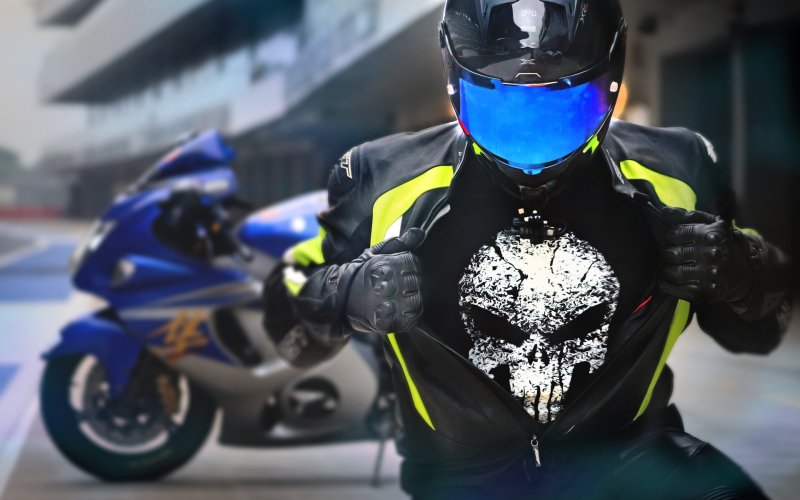 Крутой шлем байкера