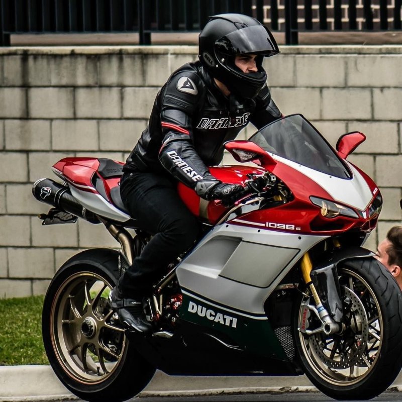 Спортбайк Ducati 2015