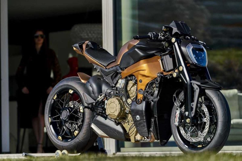 Мотоцикл Дукати Streetfighter v4