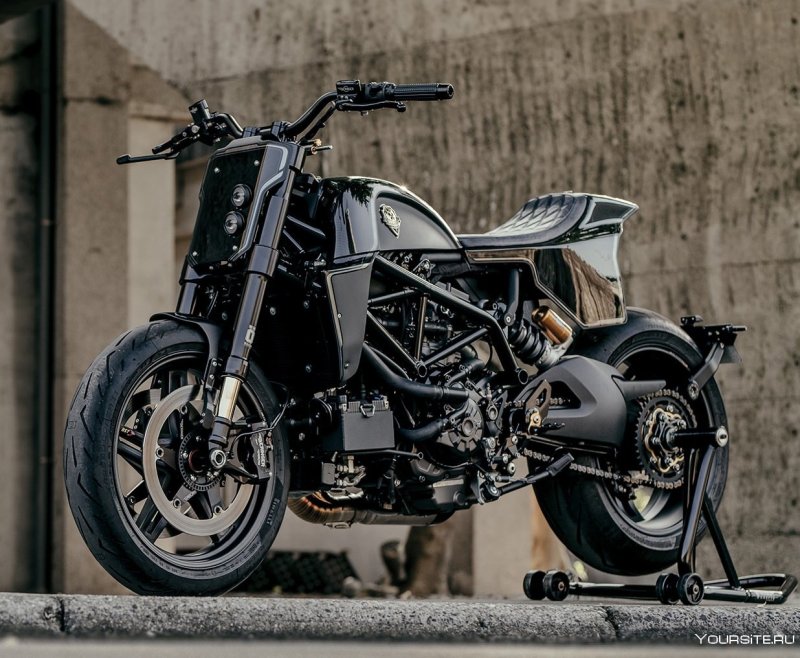 Ducati Hypermotard 939 в кастомном