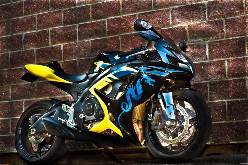 Спортбайк Suzuki GSX-r750