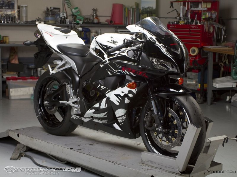 Honda CBR 600 В камуфляже