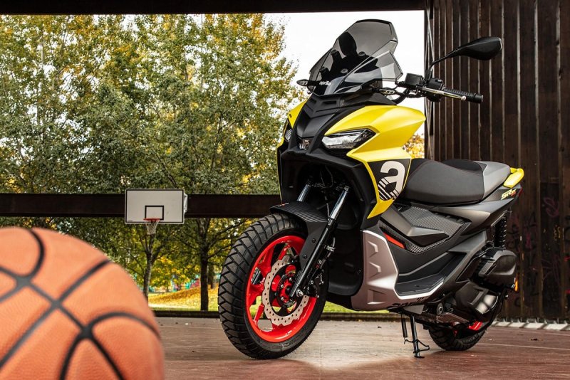 Aprilia SR gt 200