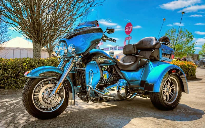 Трёхколёсный мотоцикл Harley Davidson