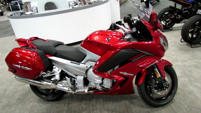 Yamaha FJR 1300 красный