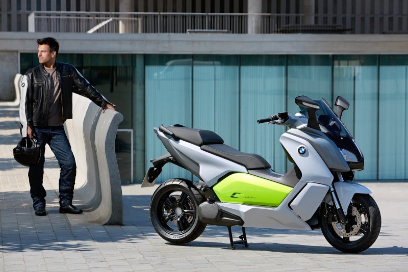 Макси-скутер BMW C Evolution