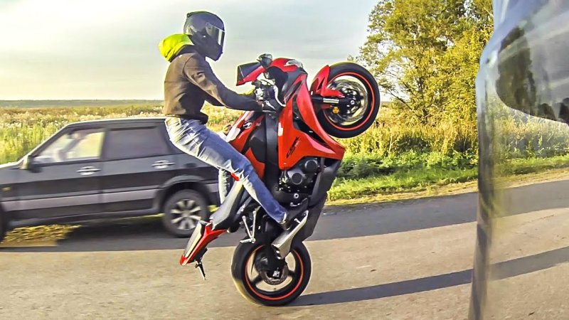 Влад 1000рр на заднем