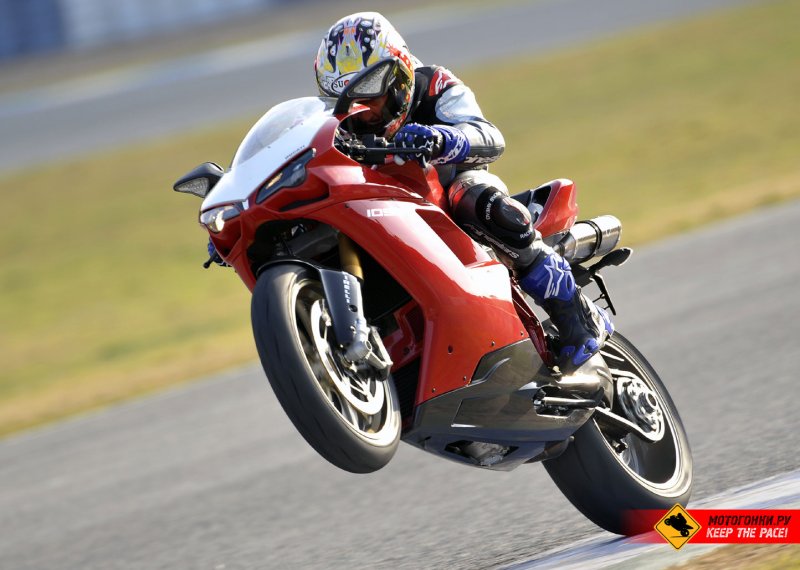 Мотоцикл на дыбах