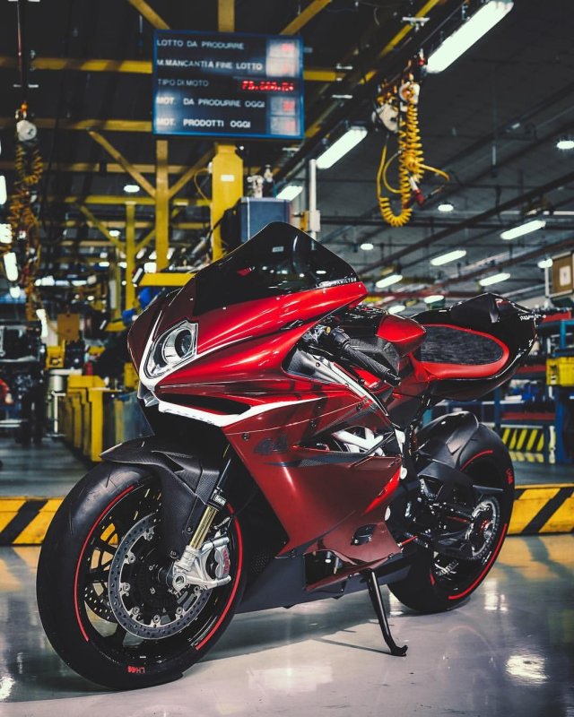 Спортбайки MV Agusta