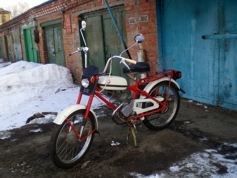 Мопеды Саркана Звайгзне