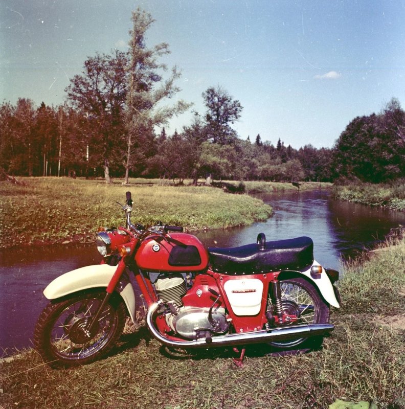 Мотоцикл ИЖ Планета 3 01