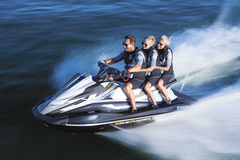 Водный мотоцикл Yamaha Waverunner Cruiser VX