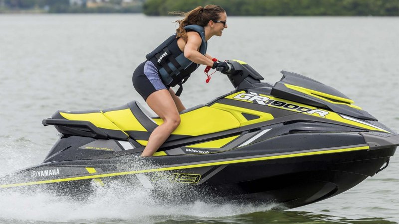 Водный мотоцикл Yamaha Waverunner GP 1800