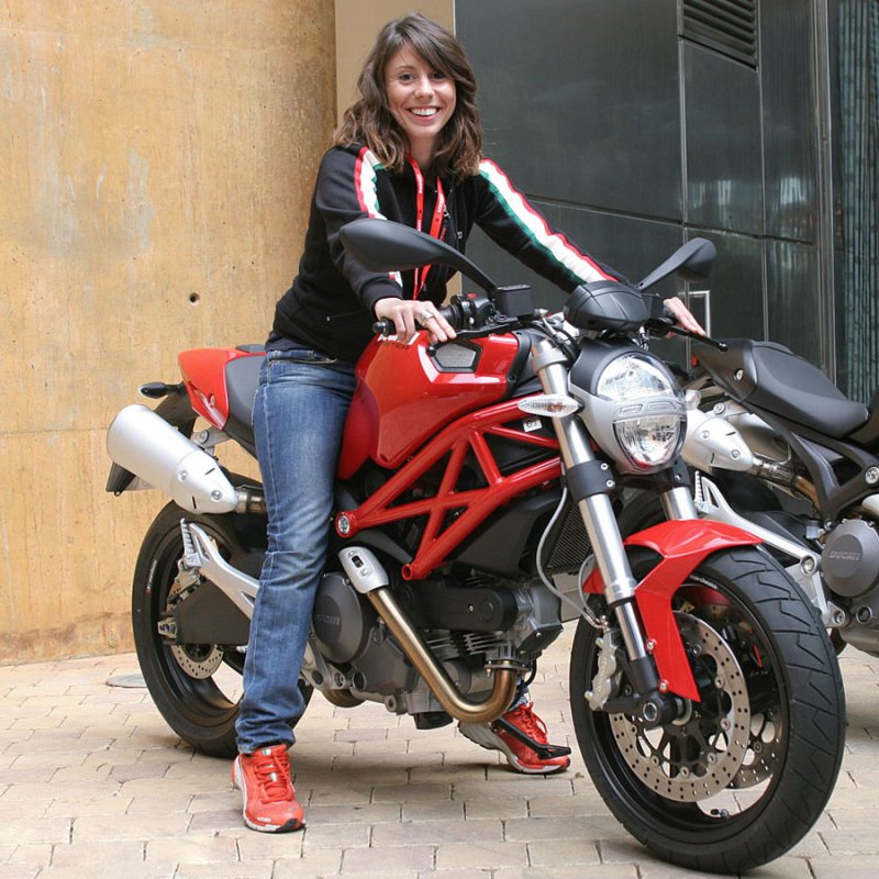 Ducati Monster 696 для девушки