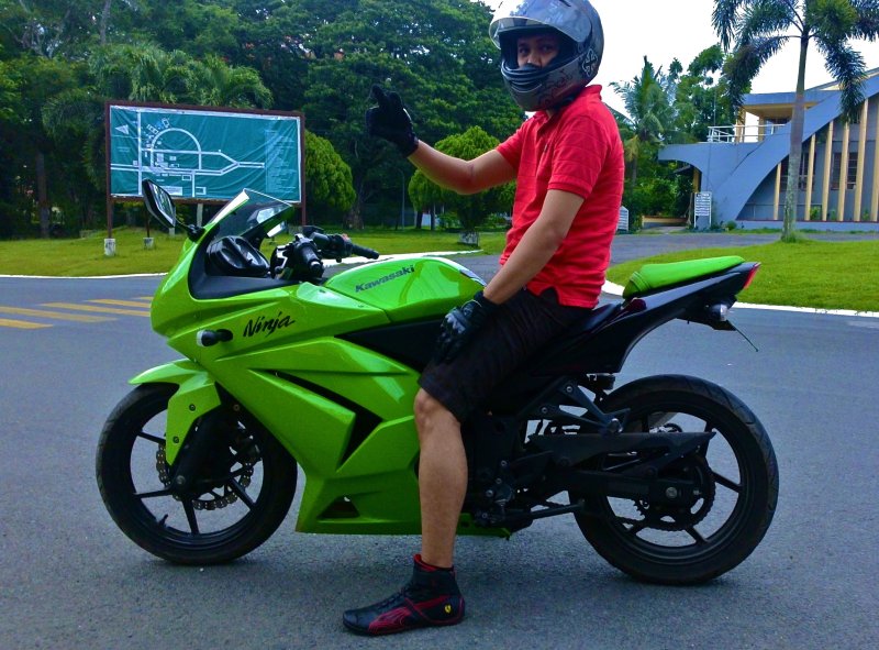 Kawasaki Ninja 250r с человеком