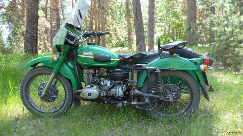 Мотоцикл Урал зеленый