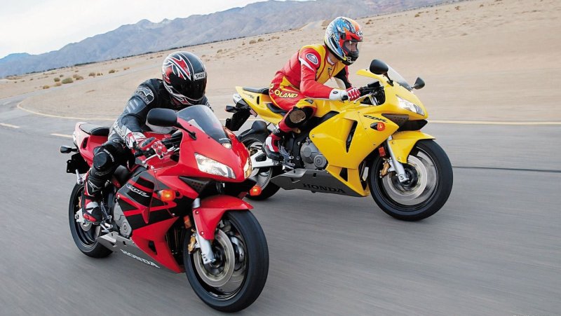 Honda cbr600rr мотоциклист