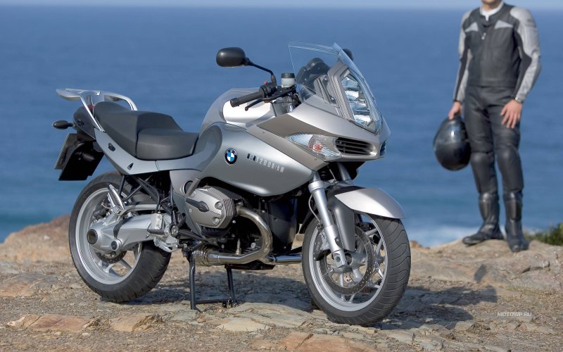 БМВ r1200st