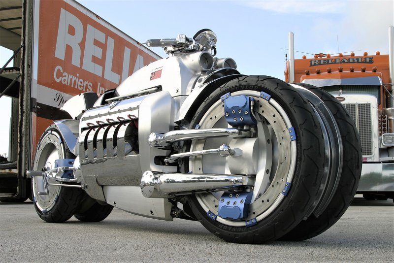 Мотоцикл dodge Tomahawk v10 Superbike
