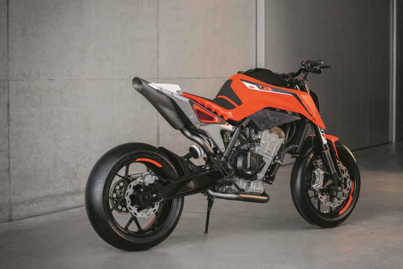 KTM 750 Duke
