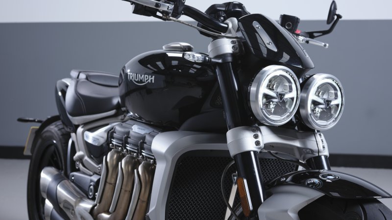 Triumph Rocket 2020 приборная панель