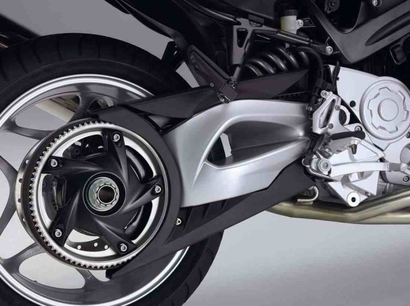 Привод заднего колеса BMW f800st