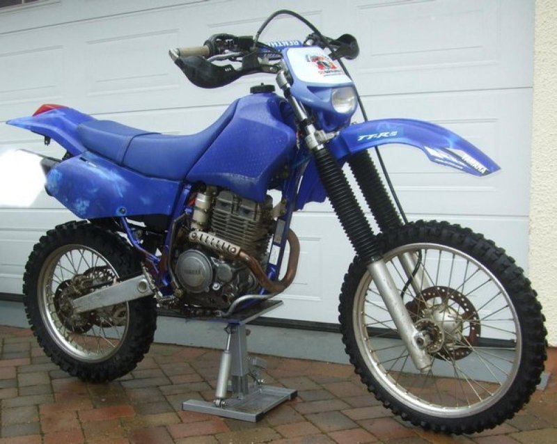 Yamaha TTR 250 красный