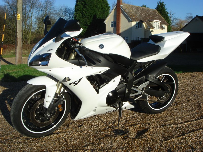 Yamaha YZF-r1