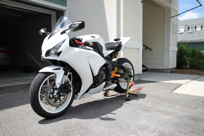 Honda CBR 1000 White
