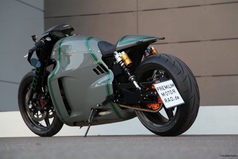 Lotus c-01