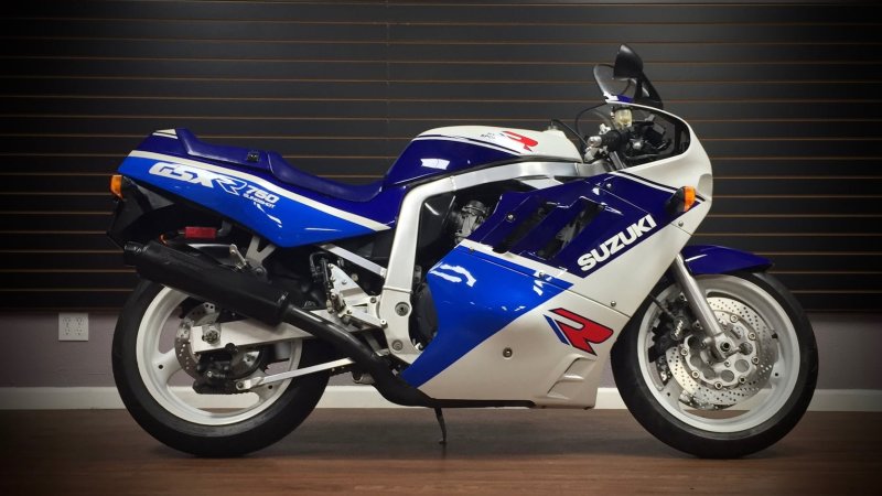 Suzuki GSXR 750