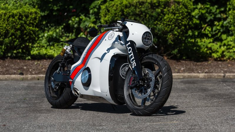 Lotus c-01